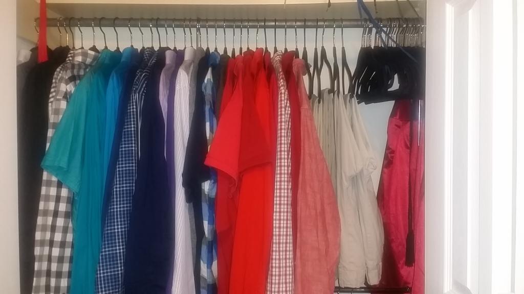 #evenmyclosetisfingerspaced #redandkhaki #whattowear #workflow #T0176powerhouse #itsallinthedetails