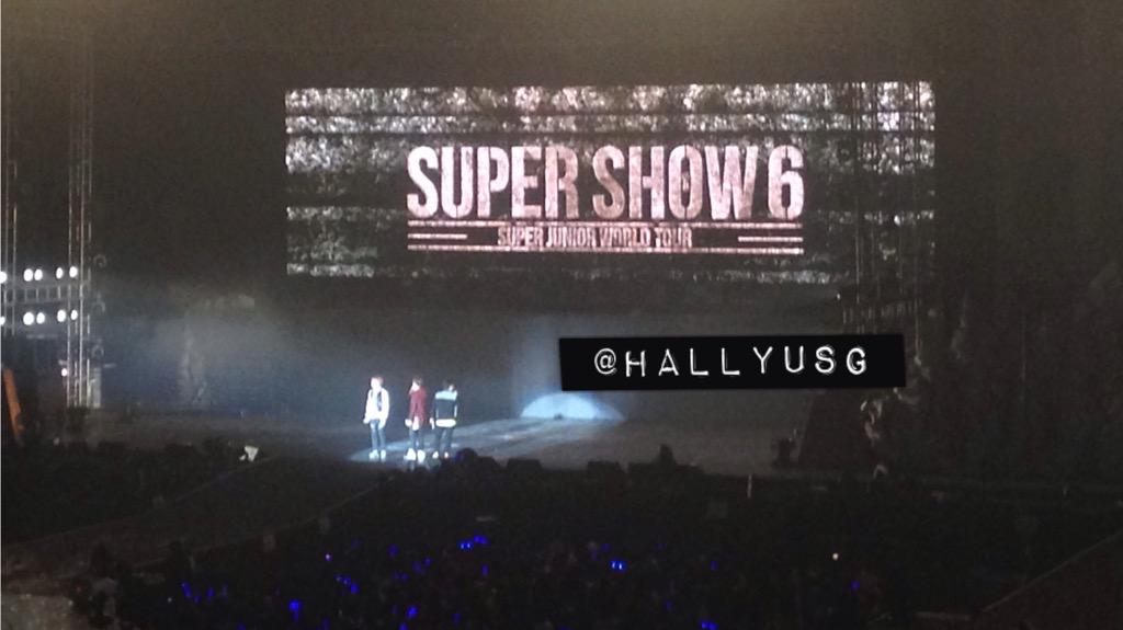 HallyuSG's tweet photo. [#SS6SG] Kangin (to Leeteuk): "Did you see the fan project just now?" Leeteuk: "Sorry, SUJU will not get old~" http://t.co/NA1mvepLSl