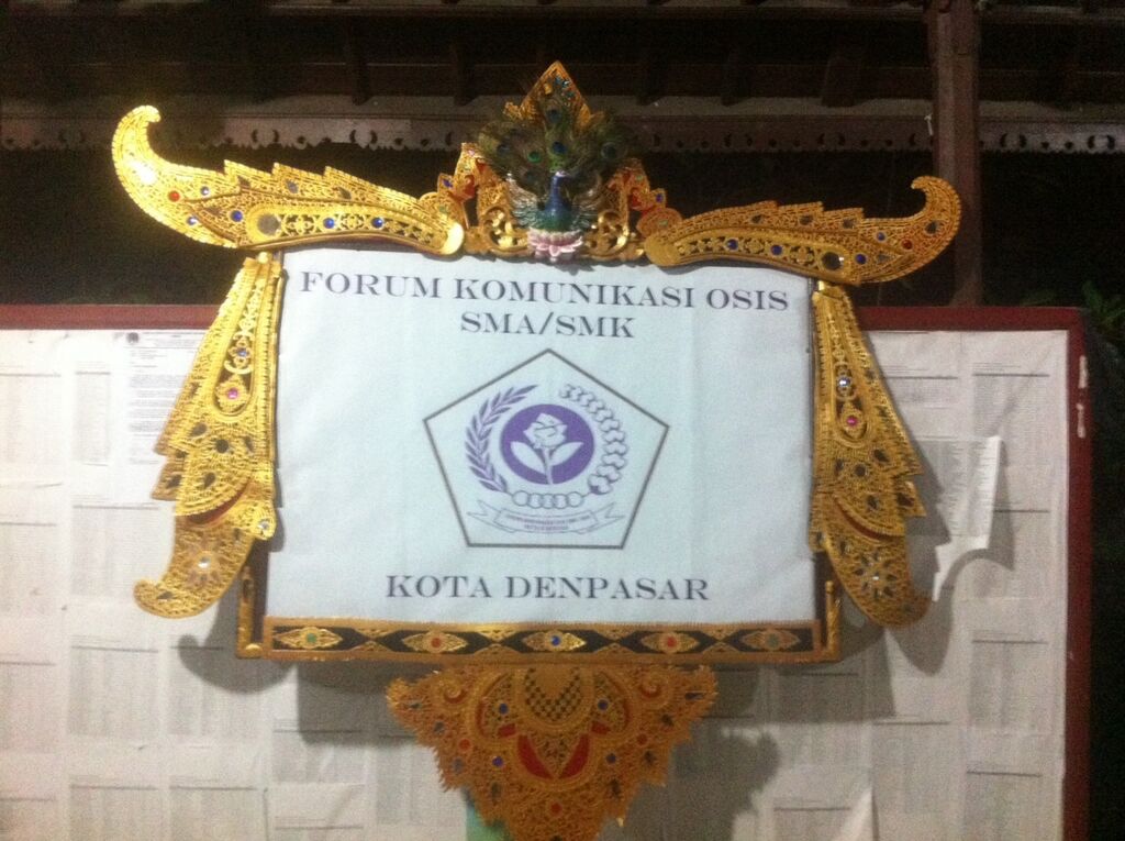 Nma yg trbentuk sbg wadah aspirasi slruh osis sekota denpasar 
Papan nama FORUM KOMUNIKASI OSIS SMA/SMK KOTA DENPASAR