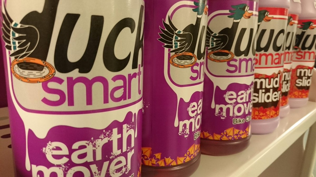 DirtproLtd's tweet photo. Doesn't matter whether its MX, Trials, MTB, Road Cycle #ducksmart is the perfect solution to get you clean! #dirtpro http://t.co/4TbSVAd8J4