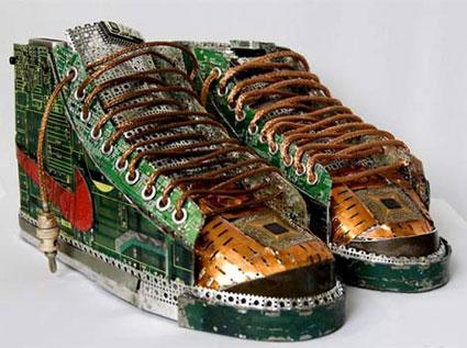 chilterncircuit's tweet image. With the spare time over the bank holiday, we might fashion ourselves a pair of these (excuse the pun!!) #ukmfg #pcb