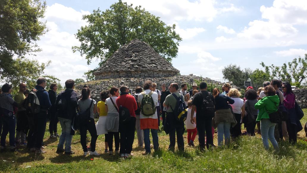 trulliangela's tweet photo. Invasion in progress @TrulloMarziolla! Le #invasionidigitali colpiscono ancora!
#invadiamotrullomarziolla http://t.co/AFeMANAA7T