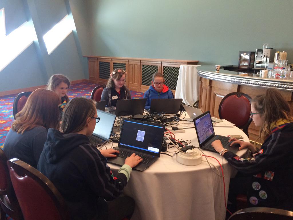 TechAdventureUK's tweet image. #techadventure2015 campers getting stuck into @MinecraftEdu at #BelTech15