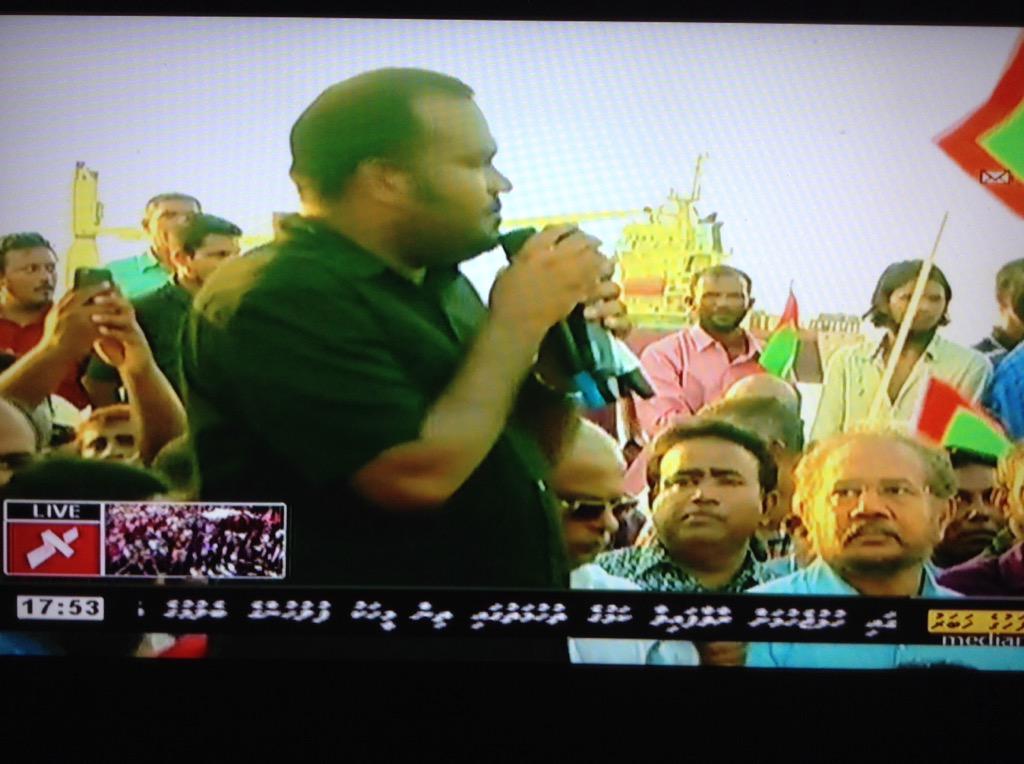 Live : ANIYAVAERIKAN NINMAN KURAMUNDHAA MUZAAHRAGA MDP CP <a href="/ali20waheed/">Ali Waheed</a> MUKAATHABU KURAHVANI , ge ah dhani R.N aaieku