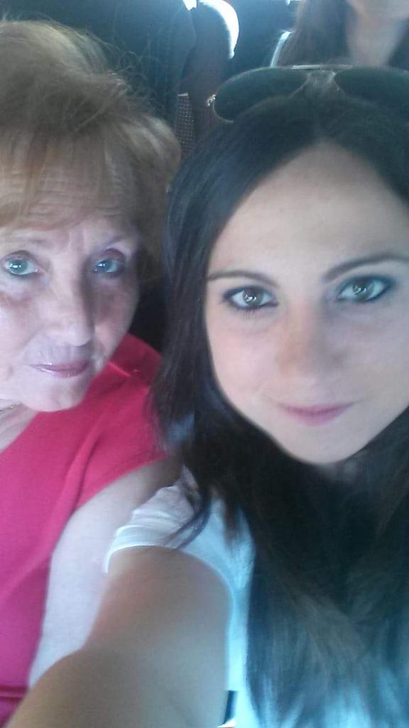 SandraRebelles's tweet photo. Felicidades!!!!! #miabuelaeslamejor http://t.co/hon5LalavJ