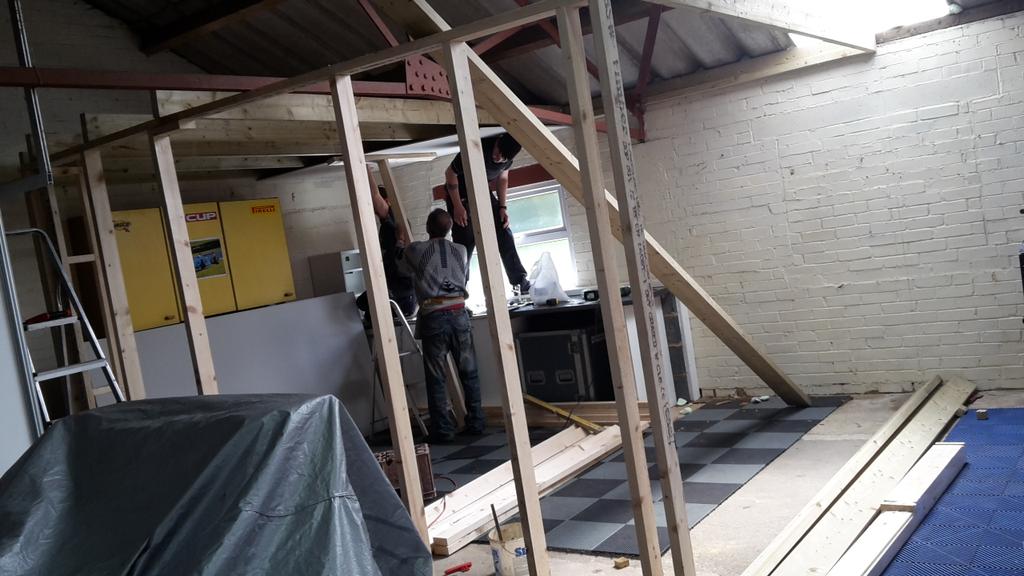 The <a href="/EnigmaMsport/">Enigma Motorsport</a> office is coming along rather swimmingly :-) #ProperJob