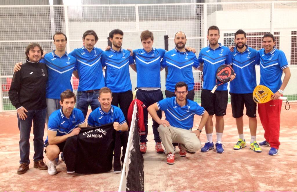 EnriqueMartn's tweet photo. A las 18:15 en @Padeld10z #FinalFour @lapsportpremium #ClubPadelZamora #vamos #roadtoPRIMERA #ZamoraPOWER 💪🏻💪🏻💪🏻💪🏻 http://t.co/P1qwXB3JpU