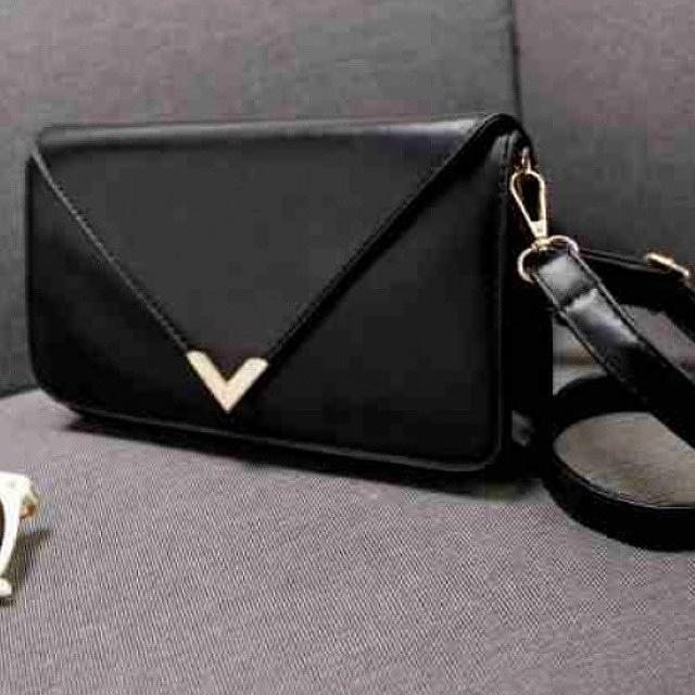 MariceAna's tweet photo. B8265 Harga Rp 185.000
BLACK
Bahan PU 14 x 26cm http://t.co/YTfSCwuLYq