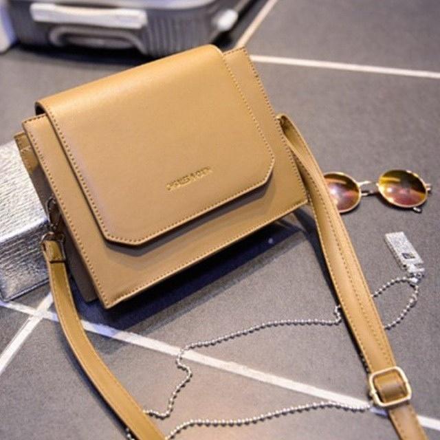 MariceAna's tweet photo. B8304 Harga Rp 170.000
BROWN
Bahan PU 18 x 21cm http://t.co/QyItbgRHZI
