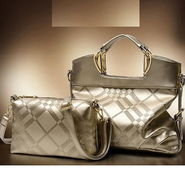 MariceAna's tweet photo. H0518 Harga Rp 285.000
GOLD
Bahan PU 24 x 40cm http://t.co/0cIVXITLyv