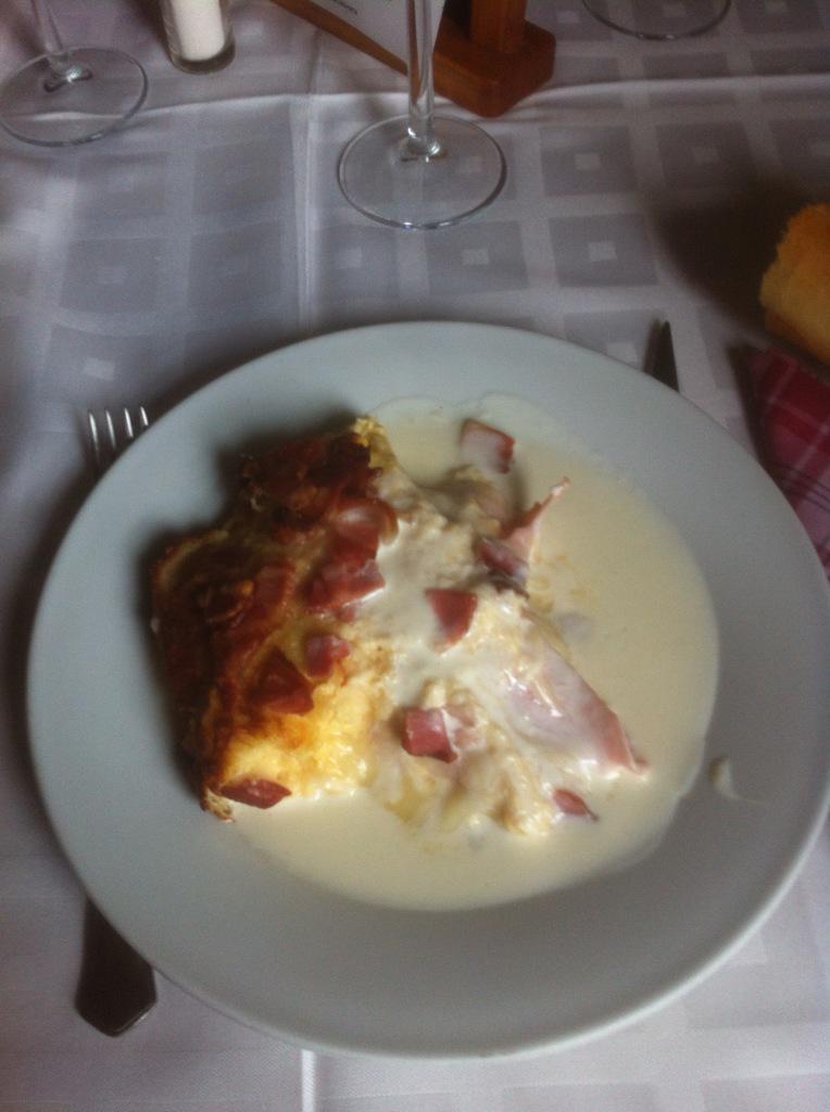 mavi_hotel's tweet photo. Pastel de Jamón y queso. #delicias para este #FelizDiaDelTrabajador #1deMayo #sabores http://t.co/iiTClHtXGa