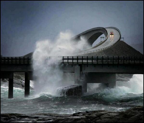 _Paisajes_'s tweet photo. Carretera noruega http://t.co/CYYSlYBpsi