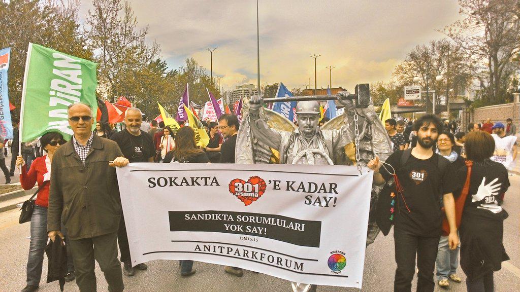 AnitParkForum's tweet photo. #1M15'de #Soma işçilerini #301 canı unutamazdık . http://t.co/h8RU7ZygBq
