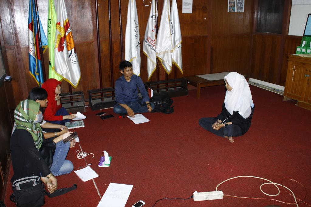 Telah berlangsung proses penerimaan anggota pengurus BEM di ruang DPM FH-UH.