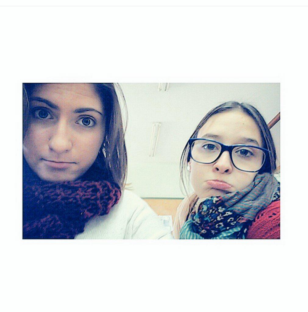 ainhoacaasado's tweet photo. ¿Cómo puedo echar tanto de menos a personas tan feas como ellas? #Looooves😍😍😍 http://t.co/B88PFnGxFg
