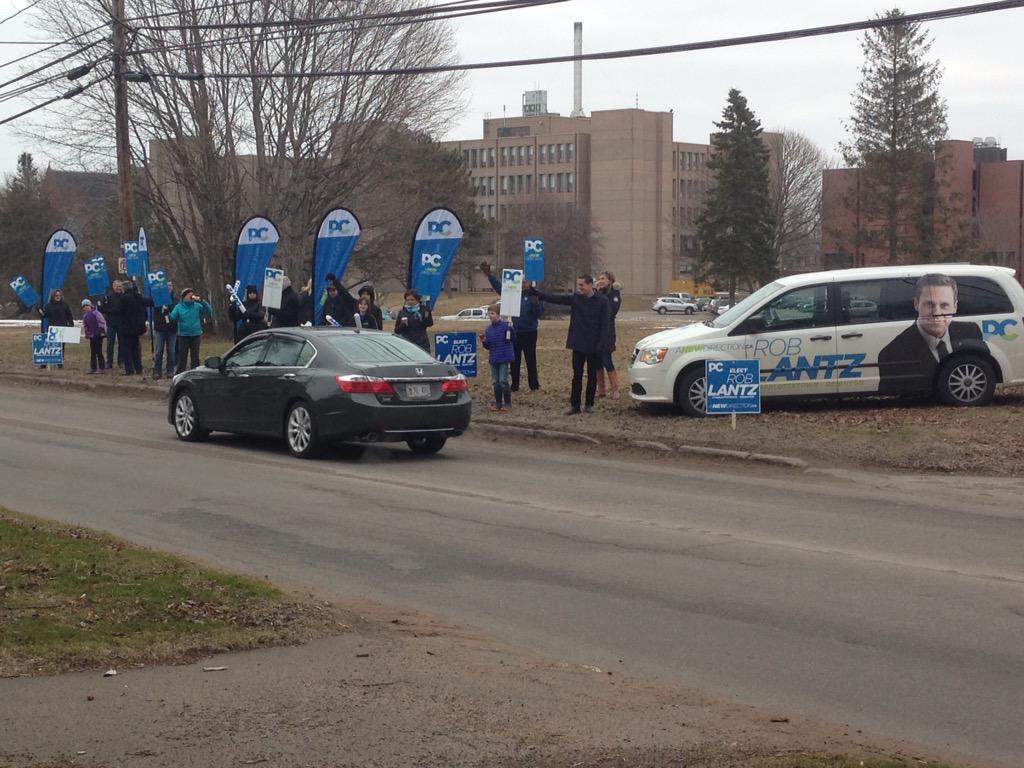 PEIPCParty's tweet photo. The Blue Wave with #TeamLantz #peipoli #peivotes http://t.co/YRS3Ap0R3h