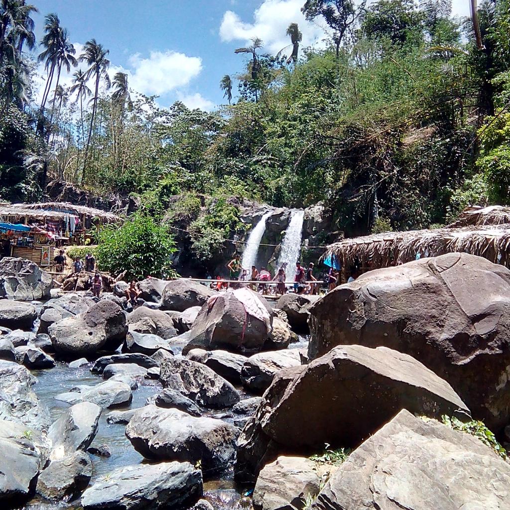 BORED0oM's tweet photo. Summer scapade #BungaFalls #NaboclodLaguna #PansolLaguna #May1 #LaborDay http://t.co/OpnPsmKZvp