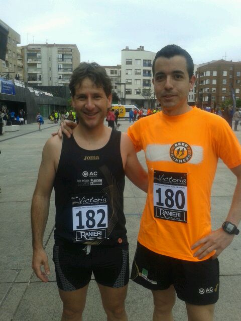 Robeerunner's tweet photo. 36:41 en los 10km vía verde de arnedo. Con mi compi david @BeerRunners_es vs #Acrunning http://t.co/ESUI1B33iC