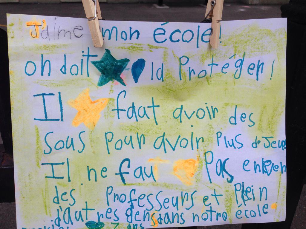 ThomasGerbet's tweet photo. Des dessins d'enfants contre le sous-financement en éducation autour d'une école de Montréal #rcmtl #cptt #polqc http://t.co/Bm3LlOarJN