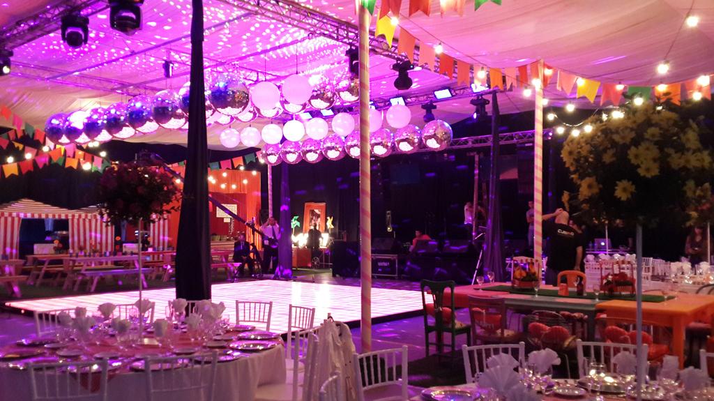 MPEventPlanner's tweet image. Gran puesta para los #XVMarti en Colon..! #exploto #FiestaTotal @gsemper