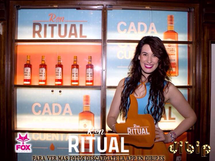 dibipzgz's tweet photo. Que viva @RonRitual  y sus acciones. Ayer lo pasamos de diez en @foxzaragoza. Todas las fotos en nuestra app! #zgz http://t.co/CicvH9xUHL