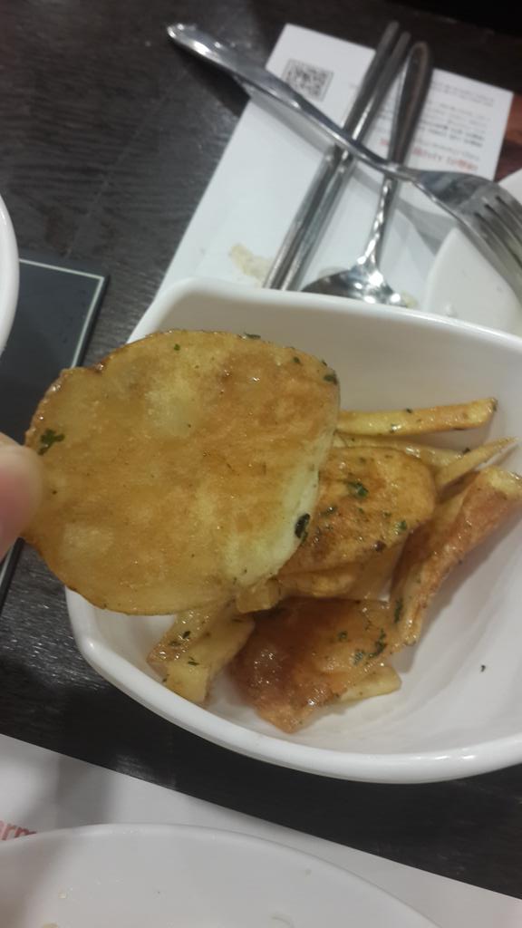 시흥 홈플러스 에슐리왔는데 .. 허니버터포테이토 완전 존맛!! 쩔어!!