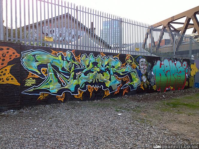 LDNGraffiti's tweet photo. #RIPKingRobbo #Graffiti #StreetArt by @TizerOne & Kems in East #London http://t.co/GVbhjy2dmB