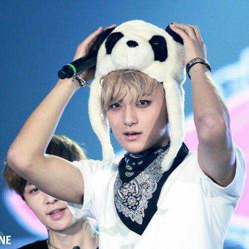 Happy birthday to our baby panda HUANG ZITAO. pls be better and always stay in EXO. GWS ge, WO AI NI  