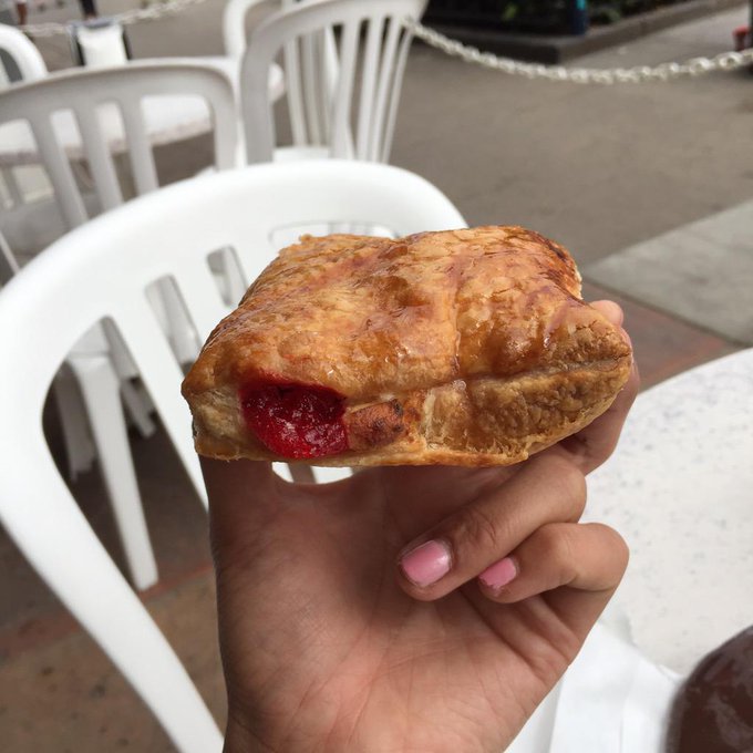 Breakfast at the beach. http://t.co/ggEYCNSnuM<a href="/tag/mvsales"class="tags"><span>#mvsales</span></a>