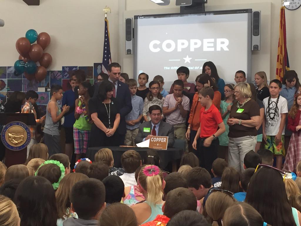 dbseiden's tweet image. .@dougducey officially making Copper the state metal of AZ- "Remember these pens are made of Copper" #AZFuture