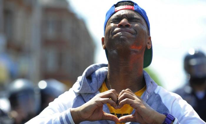 We need racial justice &amp; economic justice. We can’t breathe if we can’t eat. ow.ly/Mog25 via @guardianus