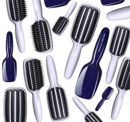 tangleteezer's tweet photo. To celebrate the bank holiday we have a Friday #giveaway. RT &amp; follow for a chance to win our new Blow-Styling brush! http://t.co/Am9NOzondI