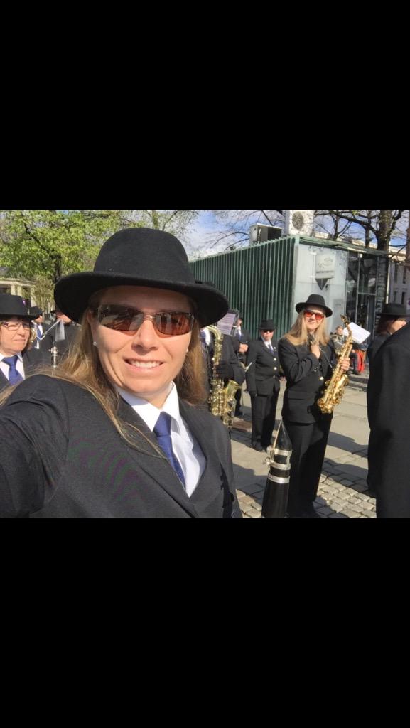OppsalJanitsjar's tweet photo. #oppsaljanitsjar takker for en strålende #1mai2015 ,fantastisk innsats, godt humør og spilleglede! #allesnakkerkorps http://t.co/LLE4IQoIjN