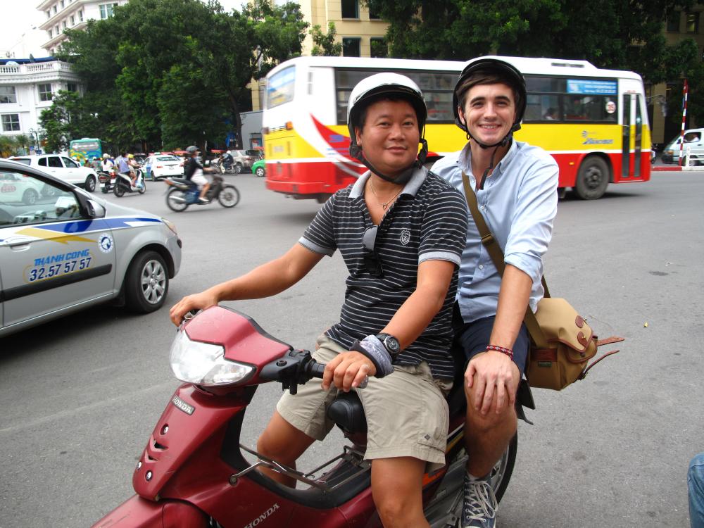 FoodNetwork_UK's tweet photo. Grab a cuppa, get comfy and join @DonalSkehan in Vietnam in five minutes time #DonalVietnam http://t.co/wF82CDSyEq