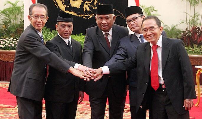 PartaiSocmed's tweet photo. @PartaiSocmed : WAHAI PIMPINAN KPK, MUNDURLAH...!! http://t.co/bpE5zixR5Q - Chirpstory http://t.co/GgZsoh7AzZ