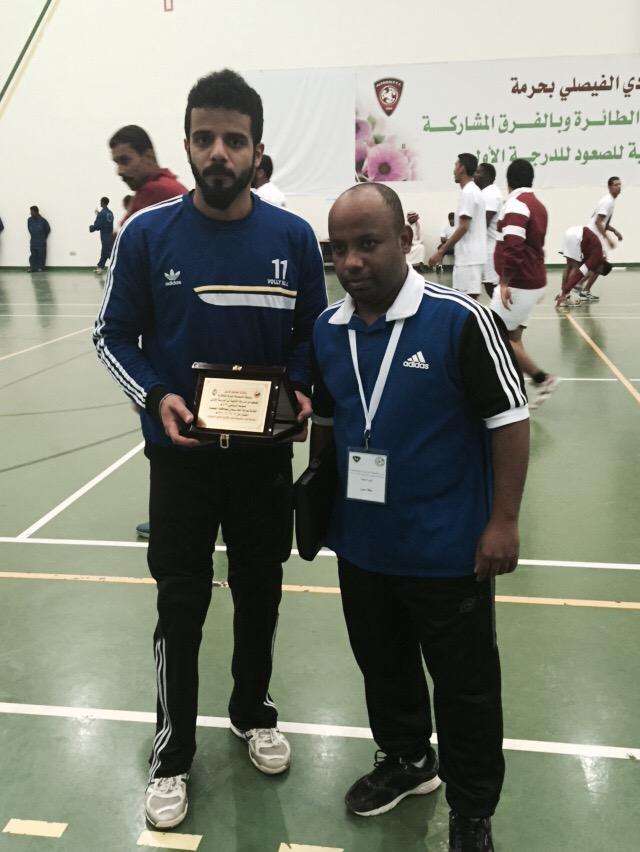 AlFaisaly's tweet photo. حصل على جائزة أفضل لاعب في المباراة 

اللاعب " سالم ماجد المكاوني" . http://t.co/de8Tw8VrI0