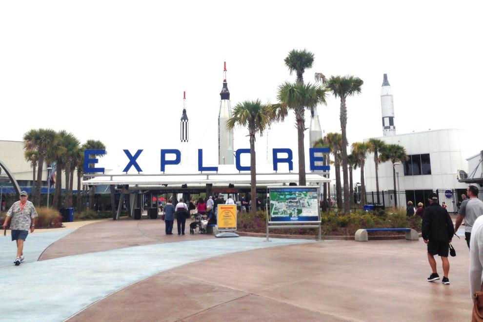 SpaceCoastFilm's tweet photo. MT @10Best: Blast Off to the @flaspacecoast! http://t.co/ISZjlYac6o  @ExploreSpaceKSC with @aimeemay #space http://t.co/1VWjHqTmE7