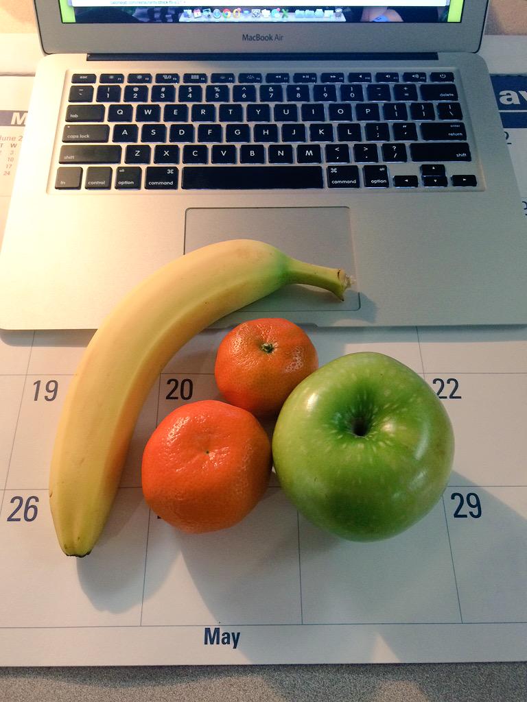 Yasi098's tweet photo. When work brings in Chick-n-Minis and you go for the fruit instead. http://t.co/MSuMmtjM73