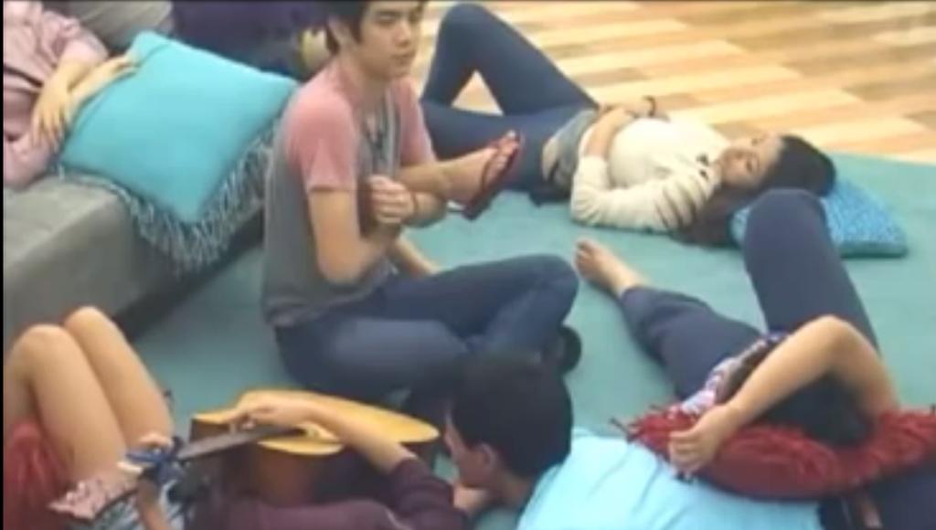 Maraaaaabbss's tweet photo. #RedSlipper  @iamjoshuagarcia 
@itsJaneOineza  #TB

#LetsTakeOverSummer
Princess Of JOSHANE On AandA http://t.co/TelvSe78WA