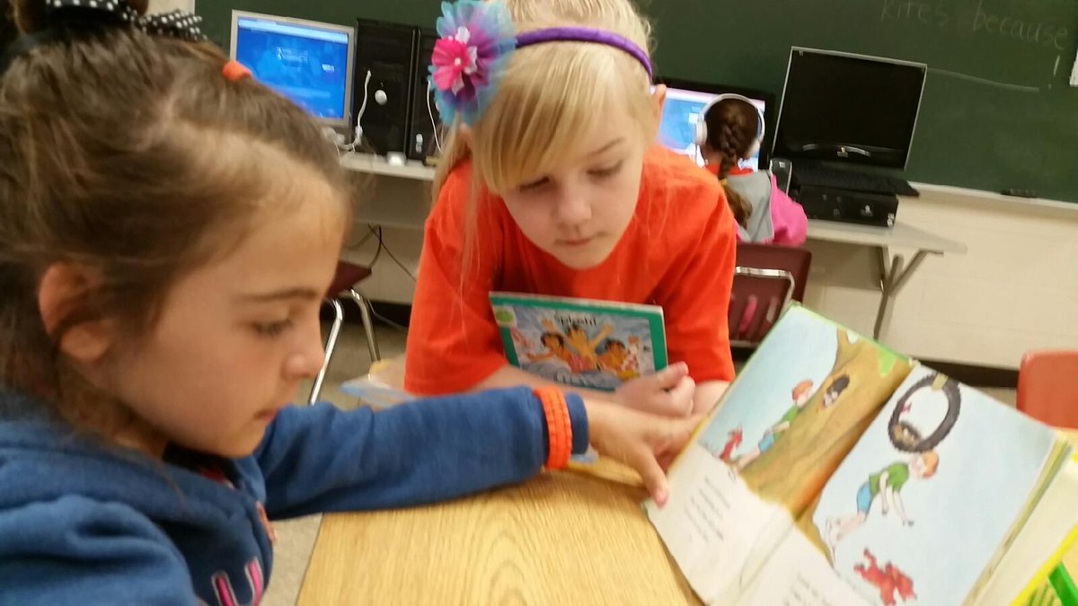 JudeBlack2's tweet photo. Mrs. Jen Black enjoys starting her day at Secrest with AR readers! #challenge4all #gocolts http://t.co/euf5HYDuGF
