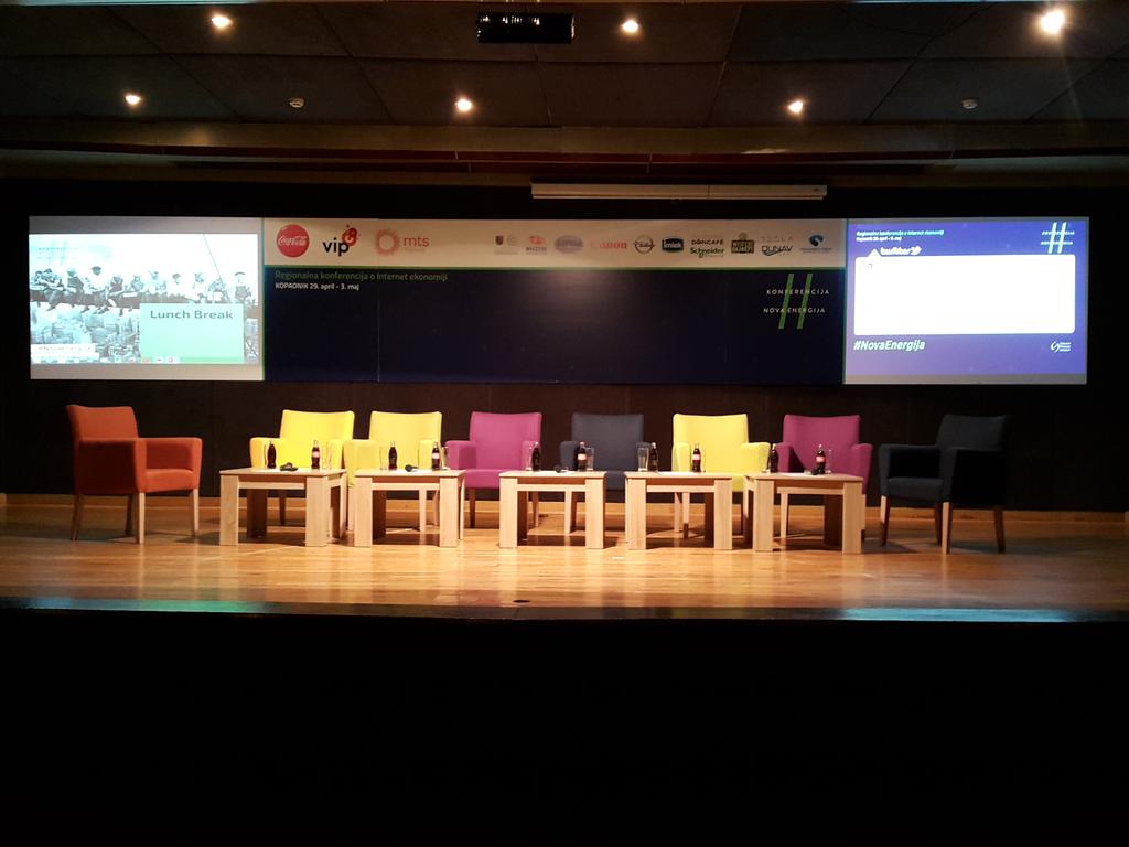 mmaglov's tweet photo. Spremni smo za panel na #NovaEnergija http://t.co/oU7GrJt46A