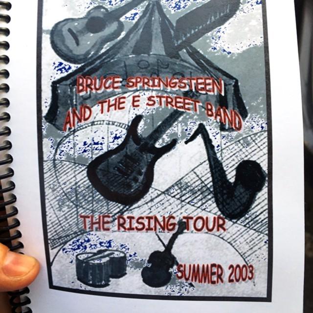 Happy Friday! Tag a #BruceSpringsteen fan to celebrate the weekend!😎 #risingtour #summer #2003 #rockandroll