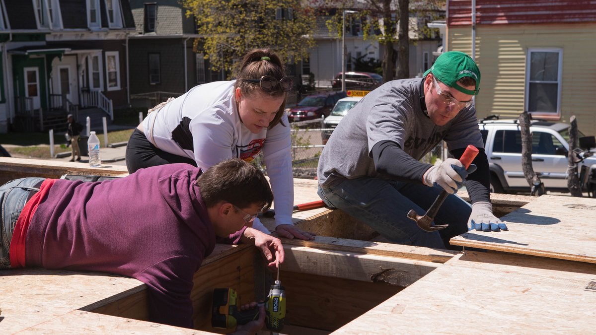 cresaboston's tweet photo. Volunteering with @Habitat_org is always a rewarding experience. Thanks again for having us! #CresaCares #Boston #CRE http://t.co/gERZfc00x0