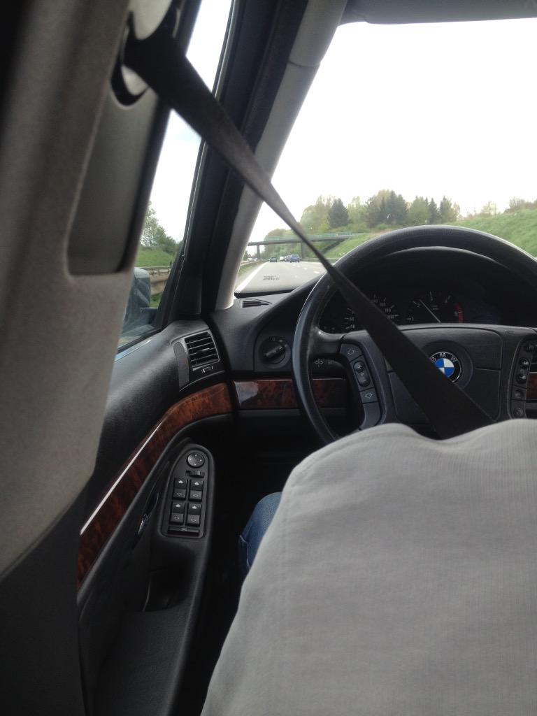 JordanMadrid62's tweet photo. Go lille ! #59 #losc #bmw http://t.co/l9U7dHlNZ3