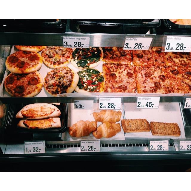 7-11 rhymes with heaven. Coincidence? I think not. http://t.co/h7GtE4w1tb http://t.co/vTuGqVUNcY<a href="/tag/sunday"class="tags"><span>#sunday</span></a>