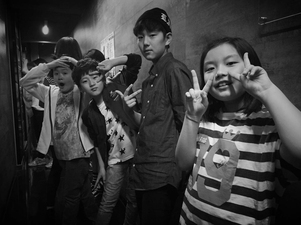 defdance_com's tweet photo. 오늘은 또 무슨 일로 데프가 북적일까요??

#YG #audition #YG오디션 #기획사오디션 #데프 #데프댄스 #데프댄스스쿨 #데프실용음악학원 #defdance #defaudition #defcompany http://t.co/LyCU8c4Fto