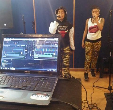 mestizayneblin6's tweet photo. Volverlas a ver juntas wooo 😍😘 @NeblinnamcRap @MestizaOfficial http://t.co/Z3d32gDKTU