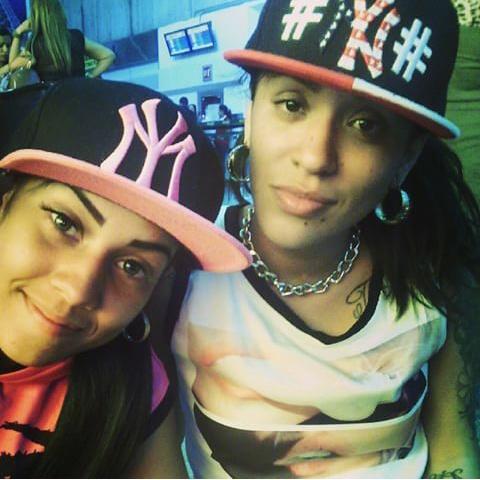 mestizayneblin6's tweet photo. Volverlas a ver juntas wooo 😍😘 @NeblinnamcRap @MestizaOfficial http://t.co/Z3d32gDKTU