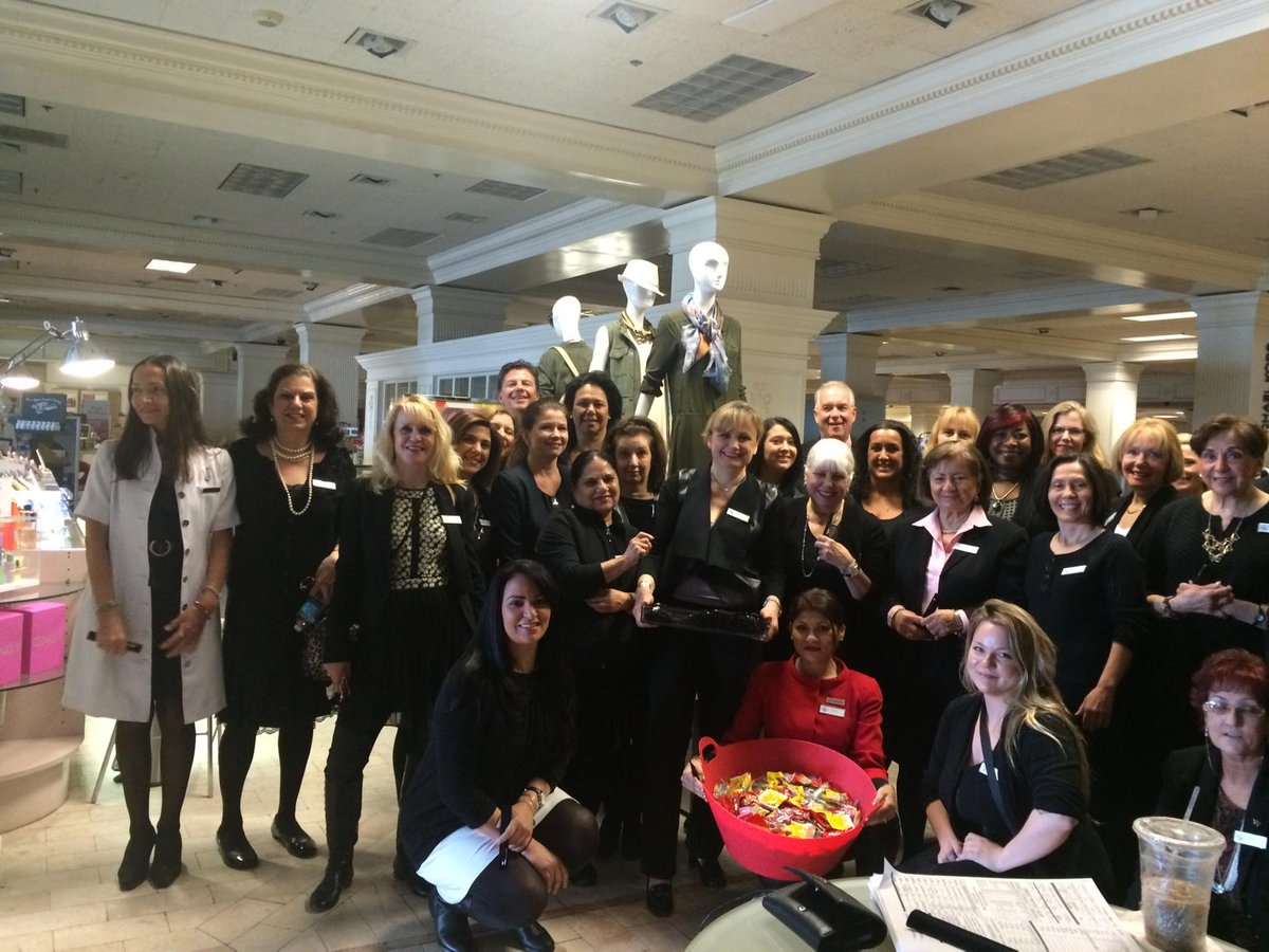 gadandolos's tweet photo. #HBC345 Manhasset associate appreciation http://t.co/61CjKnjvAb