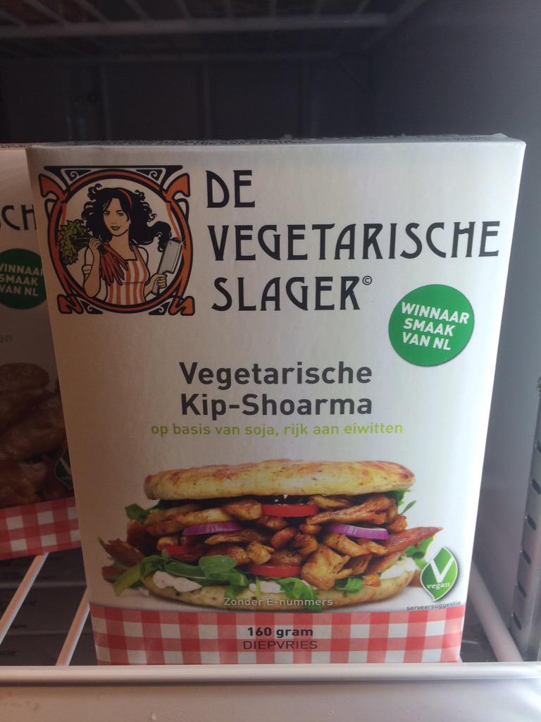 plusvantetering's tweet photo. Nu weer twee nieuwe artikelen bij #plusvantetering van de @VegaSlager Lekkere kip-shoarma en BBQ spiesen! http://t.co/u0SoWMowEg